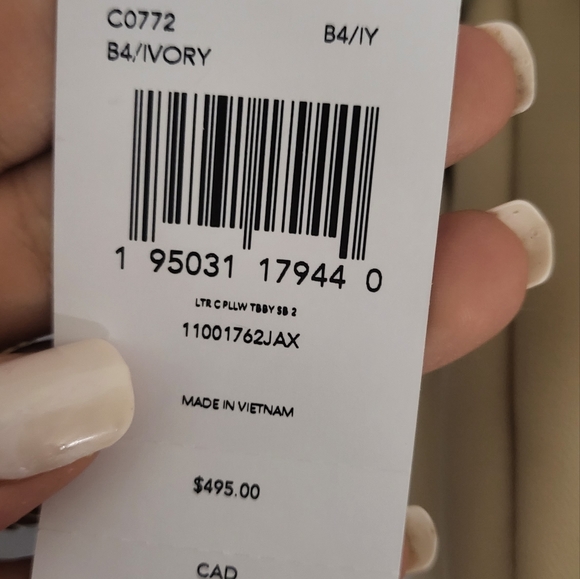 Coach Pillow Tabby 26 - Picture 7 of 7